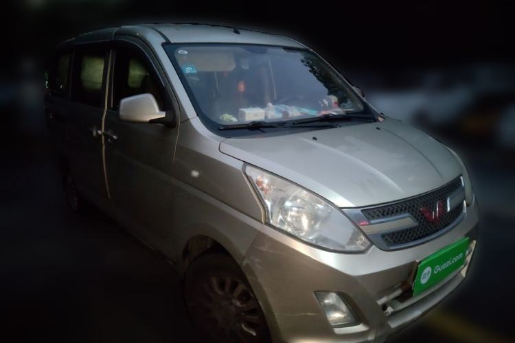 Used Wuling Rongguang V 2016 1.5L Standard Version Front Right 45 Deg