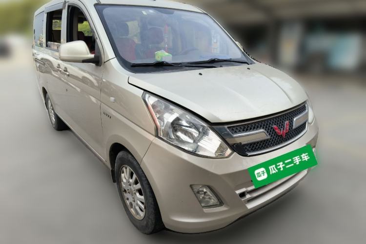 Used Wuling Rongguang V 2016 1.5L Standard Version Front Right 45 Deg