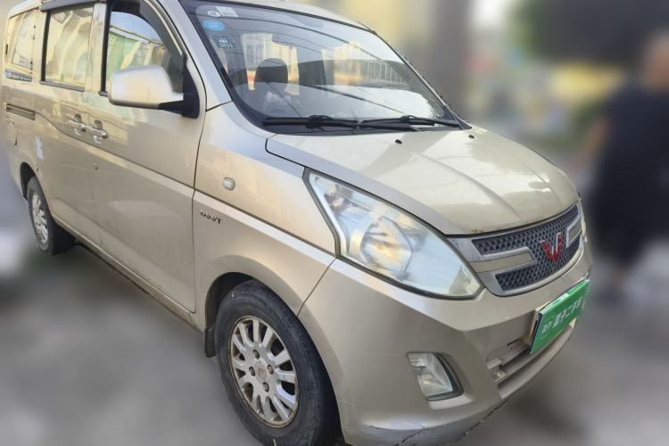Used Wuling Rongguang V 2016 1.5L Standard Version Front Right 45 Deg