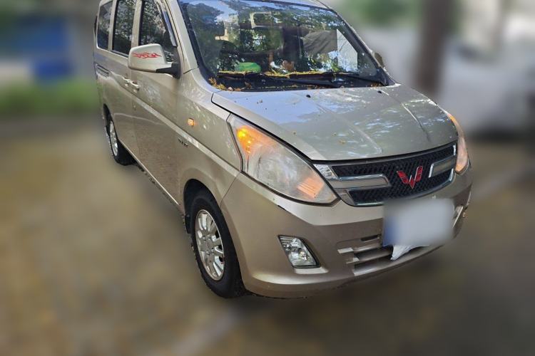 Used Wuling Rongguang V 2016 1.5L Standard Version Front Right 45 Deg