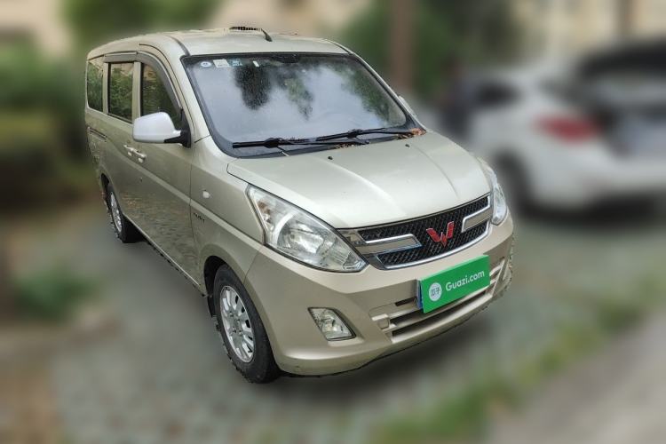 Used Wuling Rongguang V 2016 1.5L Standard Version Front Right 45 Deg