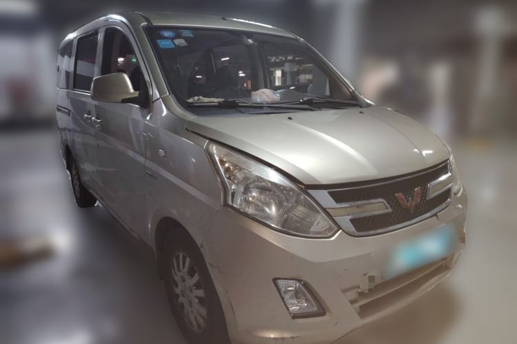 Used Wuling Rongguang V 2016 1.5L Standard Version Front Right 45 Deg