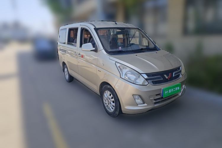Used Wuling Rongguang V 2016 1.5L Standard Version Front Right 45 Deg