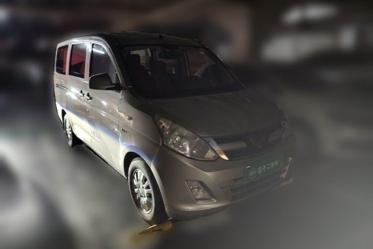 Used Wuling Rongguang V 2016 1.5L Standard Version Front Right 45 Deg
