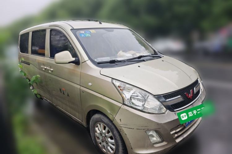 Used Wuling Rongguang V 2016 1.5L Standard Version Front Right 45 Deg