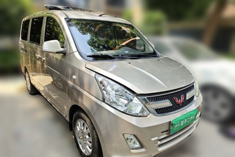 Used Wuling Rongguang V 2016 1.5L Standard Version Front Right 45 Deg