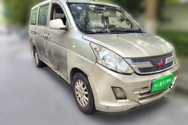 Used Wuling Rongguang V 2016 1.2L Standard Version Front Right 45 Deg