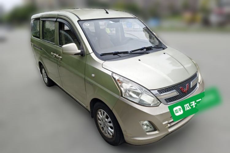 Used Wuling Rongguang V 2016 1.5L Standard Version Front Right 45 Deg