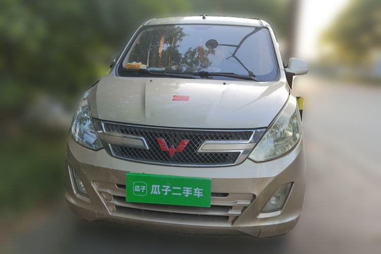 Used Wuling Rongguang V 2016 1.5L Standard Version Front