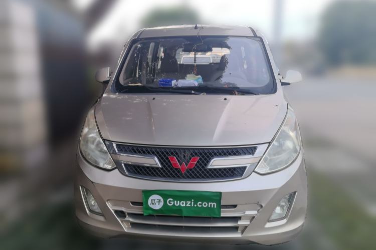 Used Wuling Rongguang V 2016 1.5L Standard Version Front