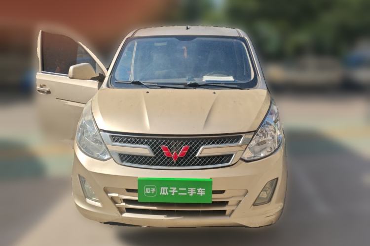 Used Wuling Rongguang V 2016 1.5L Standard Version Front