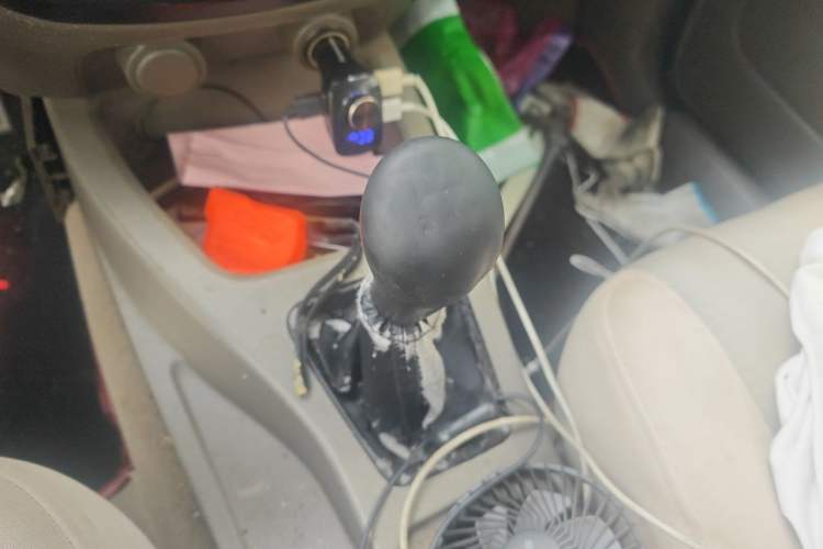 Used Wuling Rongguang V 2016 1.5L Practical Version Non-Power-Assisted Gear Lever