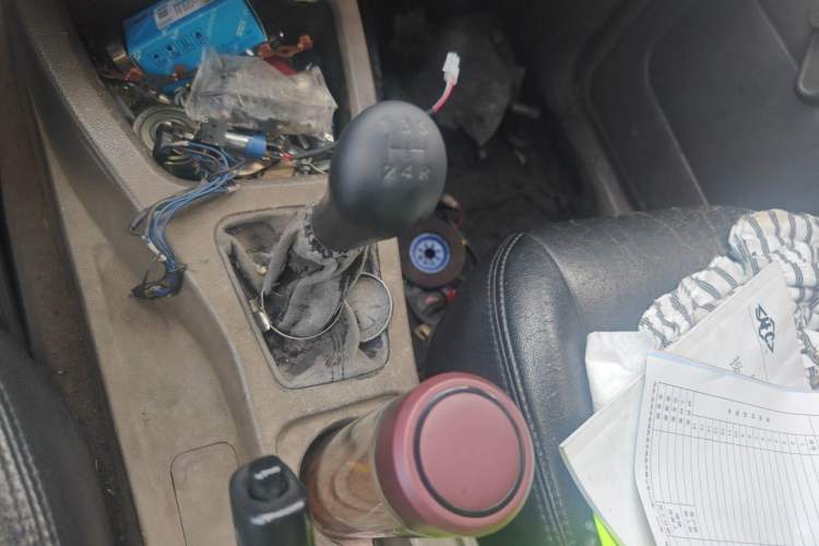 Used Wuling Rongguang V 2016 1.2L Practical Model Non-Power-Assisted Gear Lever