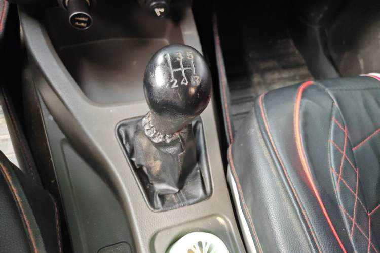 Used Wuling Rongguang V 2016 1.5L Standard Version Gear Lever