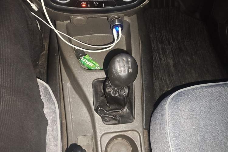 Used Wuling Rongguang V 2016 1.2L Practical Model Non-Power-Assisted Gear Lever