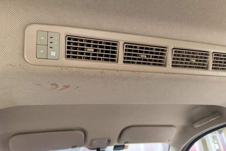 Used Wuling Rongguang V 2016 1.5L Standard Version Headliner