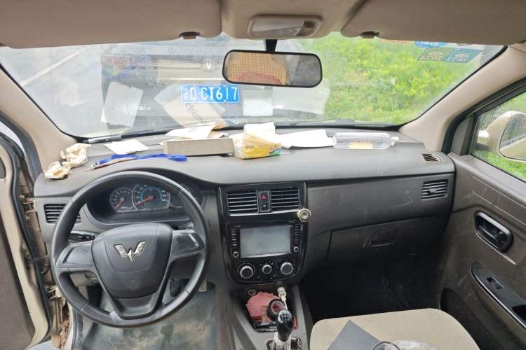 Used Wuling Rongguang V 2016 1.5L Standard Version Headliner