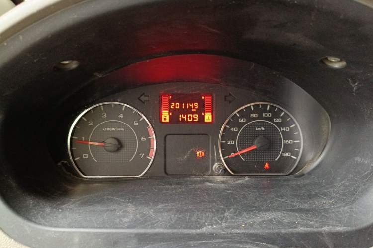 Used Wuling Rongguang V 2016 1.5L Practical Version Instrument Cluster