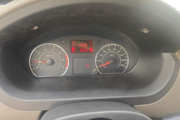 Used Wuling Rongguang V 2016 1.5L Practical Version Non-Power-Assisted Instrument Cluster