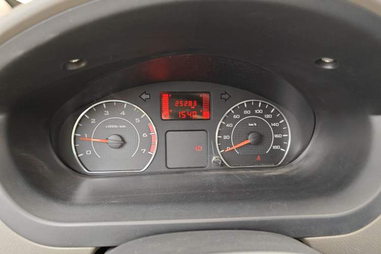 Used Wuling Rongguang V 2016 1.2L Practical Version Instrument Cluster