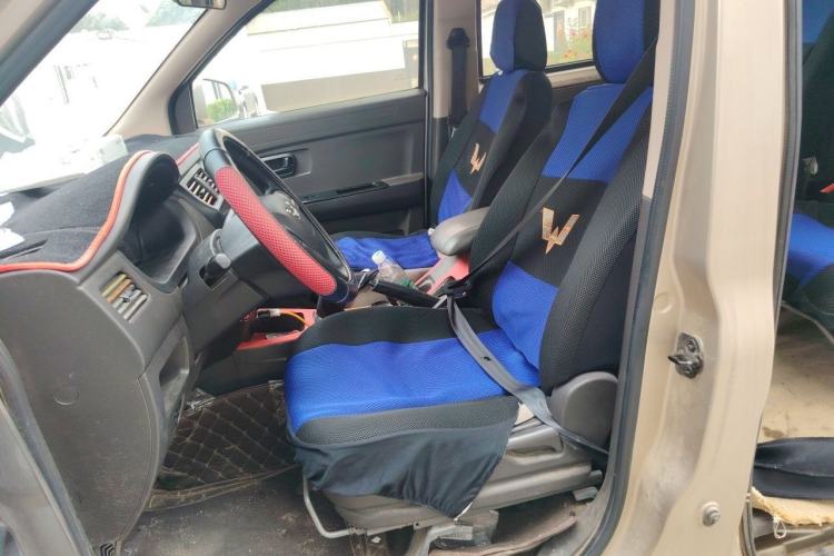 Used Wuling Rongguang V 2016 1.5L Standard Version Left Front Seat