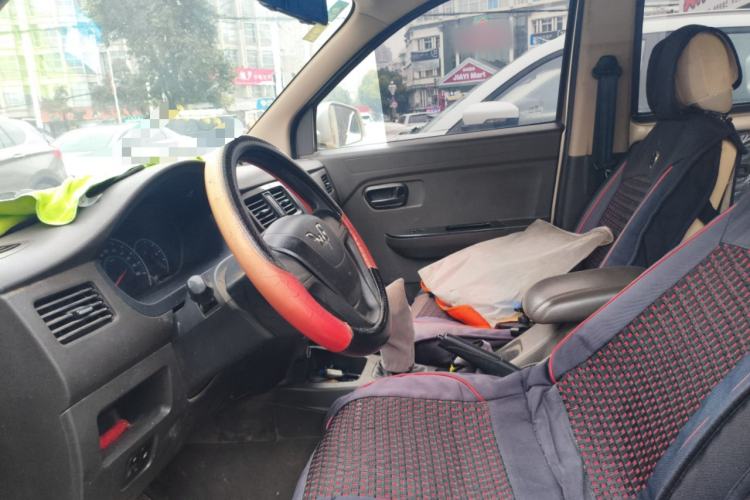 Used Wuling Rongguang V 2016 1.5L Standard Version Left Front Seat