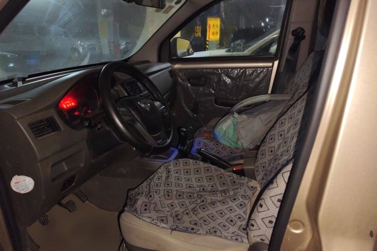 Used Wuling Rongguang V 2016 1.5L Practical Version Non-Power-Assisted Left Front Seat