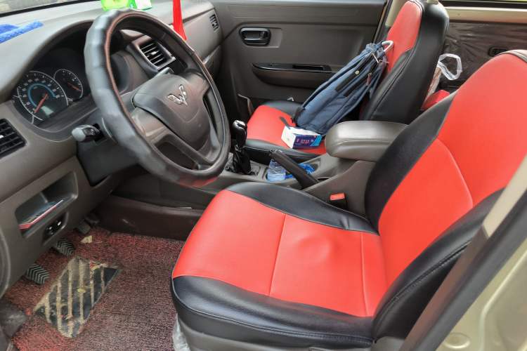 Used Wuling Rongguang V 2016 1.5L Standard Version Left Front Seat