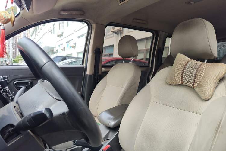 Used Wuling Rongguang V 2016 1.2L Practical Version Left Front Seat