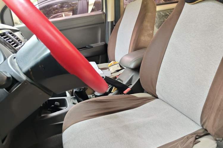 Used Wuling Rongguang V 2016 1.5L Standard Version Left Front Seat