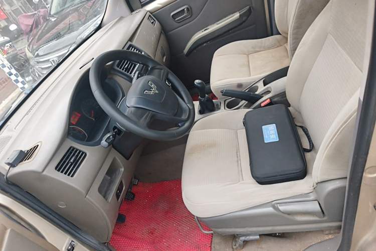 Used Wuling Rongguang V 2016 1.5L Practical Version Left Front Seat