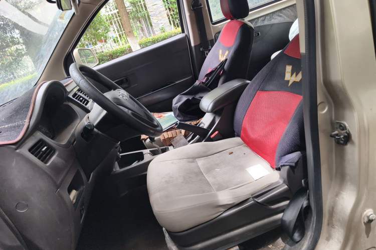 Used Wuling Rongguang V 2016 1.2L Standard Version Left Front Seat