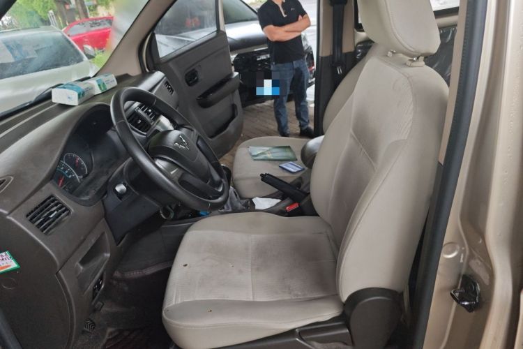 Used Wuling Rongguang V 2016 1.5L Standard Version Left Front Seat