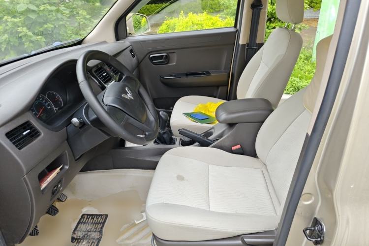 Used Wuling Rongguang V 2016 1.5L Standard Version Left Front Seat