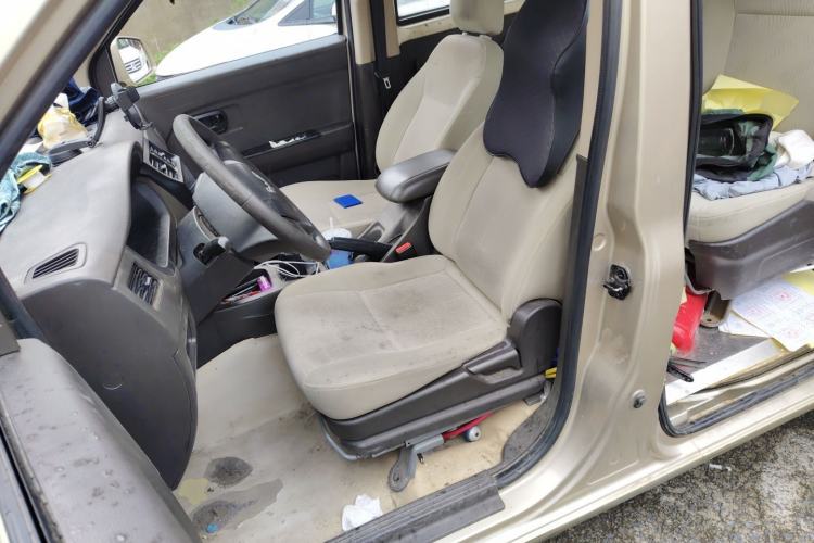 Used Wuling Rongguang V 2016 1.5L Standard Version Left Front Seat