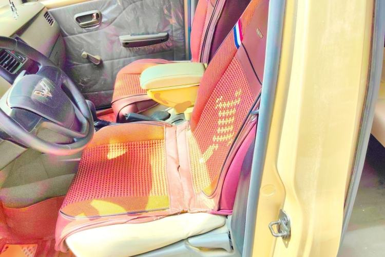 Used Wuling Rongguang V 2016 1.2L Practical Version Left Front Seat