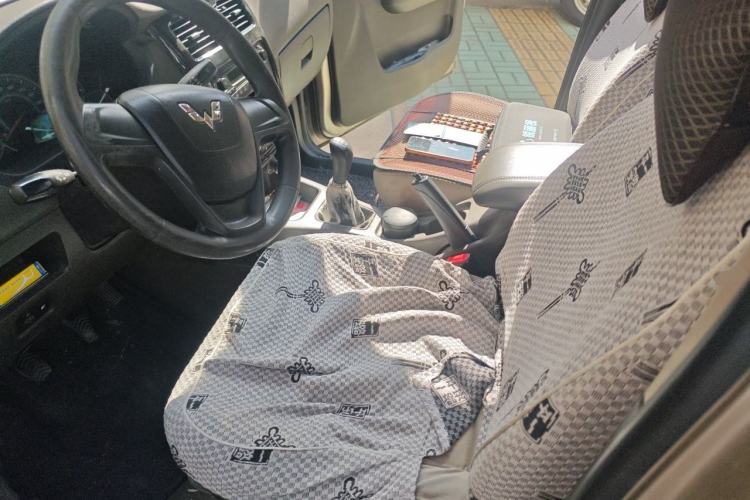 Used Wuling Rongguang V 2016 1.5L Standard Version Left Front Seat