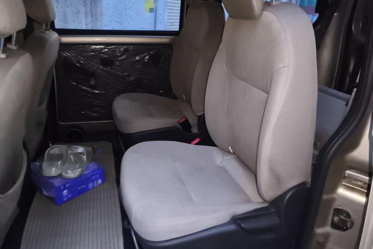 Used Wuling Rongguang V 2016 1.5L Standard Version Left Rear Seat