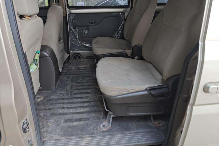 Used Wuling Rongguang V 2016 1.5L Standard Version Left Rear Seat