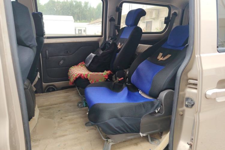 Used Wuling Rongguang V 2016 1.5L Standard Version Left Rear Seat