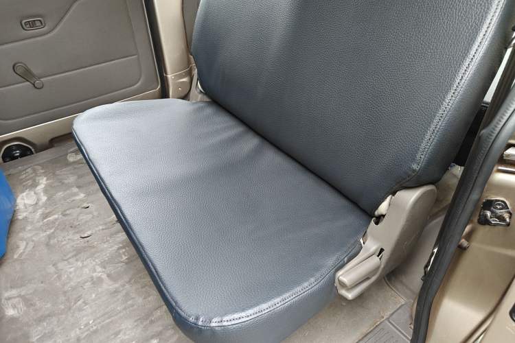 Used Wuling Rongguang V 2016 1.2L Practical Version Left Rear Seat