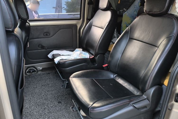 Used Wuling Rongguang V 2016 1.5L Standard Version Left Rear Seat