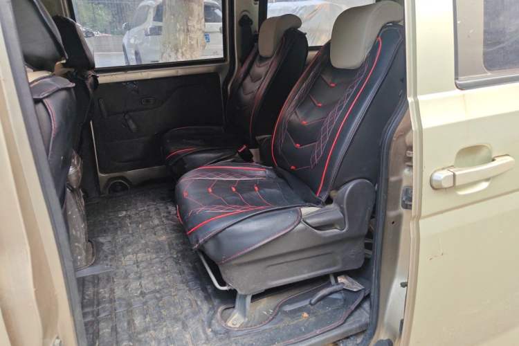 Used Wuling Rongguang V 2016 1.5L Standard Version Left Rear Seat