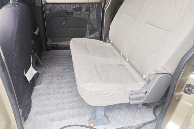Used Wuling Rongguang V 2016 1.2L Practical Version Left Rear Seat