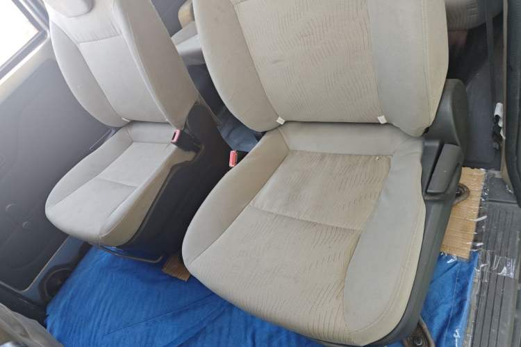 Used Wuling Rongguang V 2016 1.5L Standard Version Left Rear Seat