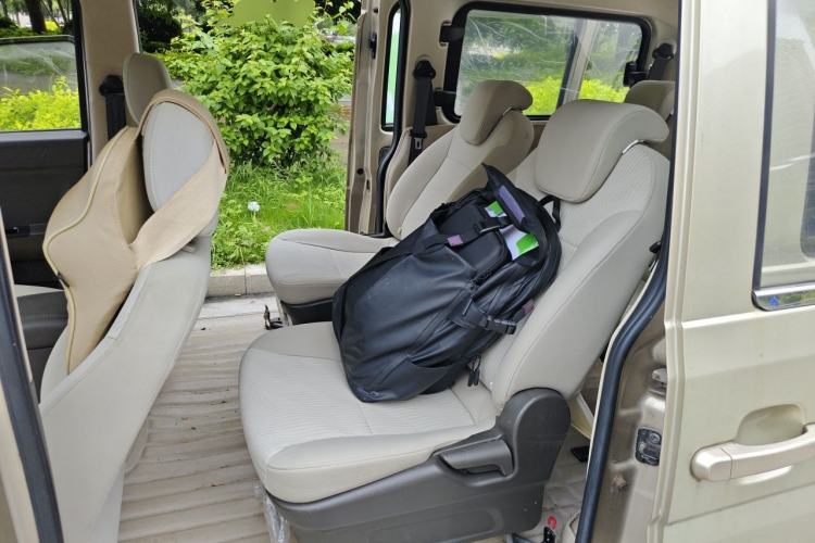 Used Wuling Rongguang V 2016 1.5L Standard Version Left Rear Seat