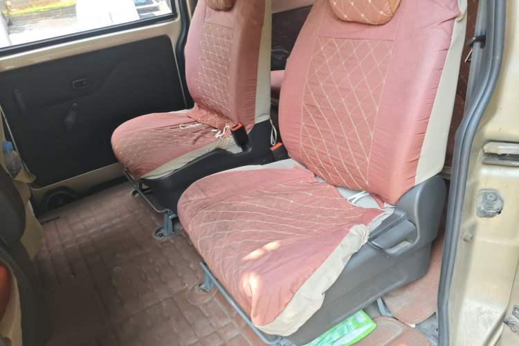 Used Wuling Rongguang V 2016 1.5L Standard Version Left Rear Seat
