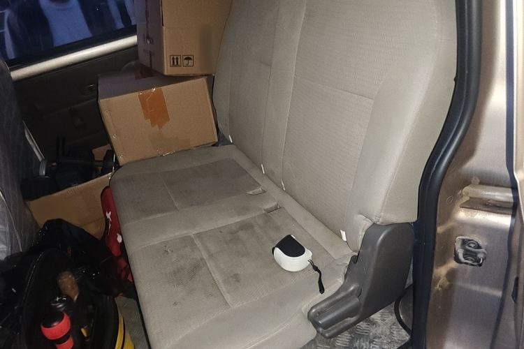 Used Wuling Rongguang V 2016 1.2L Practical Model Non-Power-Assisted Left Rear Seat