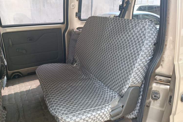 Used Wuling Rongguang V 2016 1.2L Practical Version Left Rear Seat