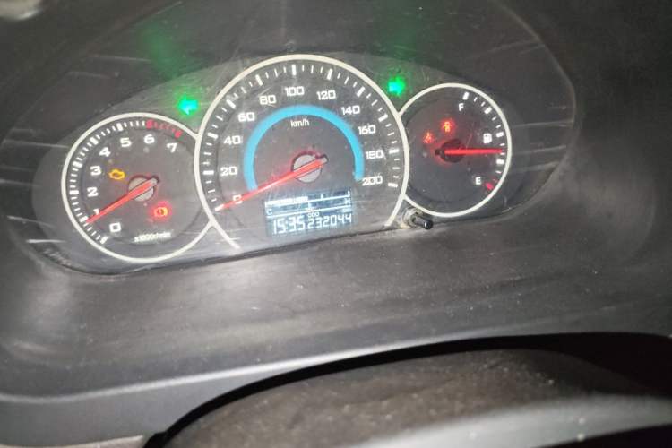 Used Wuling Rongguang V 2016 1.5L Standard Version Odometer Close Up